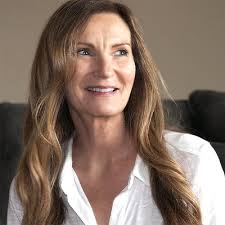 Jain Lemos, Editor in Dallas, TX, USA