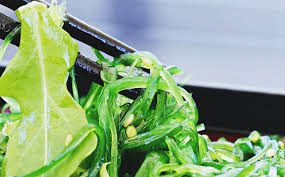 La tiroide, cardine di un motore organico, perfettamente oleato e funzionante. 4 Alimenti Che Aiutano A Mantenere In Salute La Tiroide