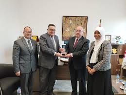 A delegation from the International Academy of Public Health visits AIU