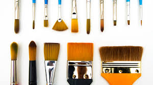 types and shapes of art paintbrushes