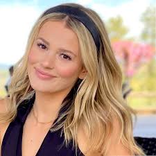 Elliana Suchomel Email & Phone Number