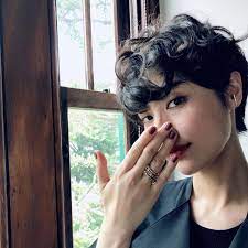 宍戸佑名 スタッフより 週末は 新 美の巨人たち the covers がオンエアされましたが 皆様ご覧いただけましたでしょうか 今回は 新 美の wacoca シシドカフカ シシドカフカ 髪型 ショートヘア スタイリング