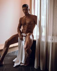 JJ 🚀 on X: I think were going to need a bigger bath 😏 . . 📸 @jake_od  t.coupDUytQlYn  X