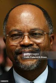 20 Photos & High Res Pictures