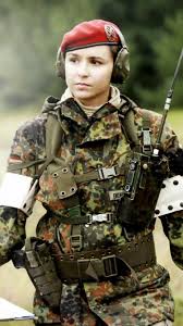German Army Woman Fernmeldetrupp Bundeswehr Frauen Im Militar Soldat Soldatin