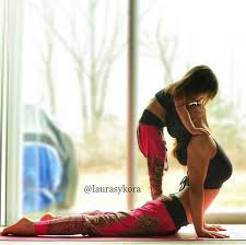 Laurasykora In Back Bend With Daughter Kinderyoga Yoga Oefeningen