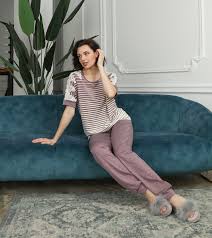 Купить дюма №708№528 костюм женский, фиолетовая полоска по низким ценам 5  490 ₽ 01-037604 в СПб | Интернет-магазин «САТИН ДА ЛЁН»