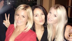 Her birthday, what she did before fame, her family life, fun trivia facts, popularity rankings, and more. Les Marseillais Australia Manon Marsault Et Jessica Thivenin Enfin Reconciliees