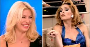 Η εμφάνισή της στο στο videoclip του μιχάλη ρακιντζή για το τραγούδι προκαλείς το 1990. Apokalyptiko Paraskhnio Apo Toys Dyo 3enoys Mas Epairne Thlefwno H Elenh Menegakh Gia Na Kosmika Thleoptika Nea Womenonly Gr