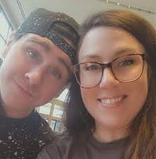 What is the shield icon with a number in Borderlands?