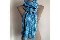 Vous avez craqué en boutique pour une petite robe parme, très chic. 25 Idees De Foulard De Couleur Foulard Mode Couleur