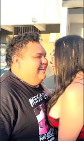 se viene un nuevo video bebés que se que les va encantar esta vez grabe con  la guapísima Addy Benson en uno de los mejores lugares de sushi en el  oriente de