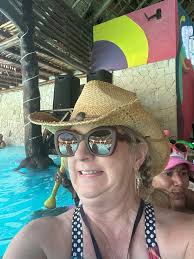 Hi all! I just wanted to introduce myself and share a photo I took because  I've been prompted again to do so… we are going to have a great time and I