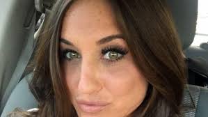 Infermiera muore a 33 anni con sintomi da coronavirus, il marito: “Non le  hanno dato una mascherina per lavorare”