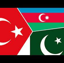 Aslında azerbaycan'ın ilk bayrağı şu an kullanılandan farklı olarak, türkiye bayrağı gibi tamamen kırmızı zemin üzerine beyaz hilal ve sekiz köşeli yıldızın ortaya konumlanması şeklindedir. Turkiye Azerbaycan Pakistan Home Facebook