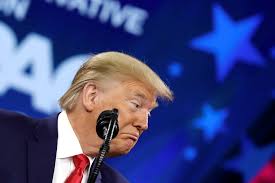 توقف الرئيس الأمريكي جو بايدن بشكل مفاجئ لشراء آيس كريم في أحد متاجر المثلجات خلال جولته بمدينة كليفلاند في ولاية أوهايو يوم الخميس. Ø§Ù„Ø§Ù†ØªØ®Ø§Ø¨Ø§Øª Ø§Ù„Ø£Ù…Ø±ÙŠÙƒÙŠØ© ØªØ±Ø§Ù…Ø¨ ÙŠÙ‡Ù†Ø¦ Ø¬Ùˆ Ø¨Ø§ÙŠØ¯Ù† Ø§Ù„Ù†Ø¹Ø³Ø§Ù† ÙˆÙŠØ³Ø®Ø± Ù…Ù† Ø¨Ù„ÙˆÙ…Ø¨ÙŠØ±Øº ÙˆØ³ØªØ§ÙŠØ± Rt Arabic