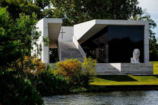 Bellefontaine Cemetery's first mausoleum in 70 years has secret owners |  STLPR