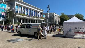 Vous devez appeler avant de vous présenter sur place au : Une Unite De Depistage Mobile De La Covid 19 A Brest Pour Deux Jours