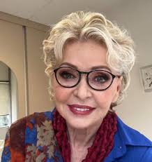 🙏 Enrica Bonaccorti torna a parlare e rivela: "Il tumore è... #EnricaBonaccorti #Televisione #UltimeNotizie #TVItaliana #Spettacolo #NewsTV #Bonaccorti #PalinsestoTV #Interviste #Rai #Rai1 #NotizieDiOggi