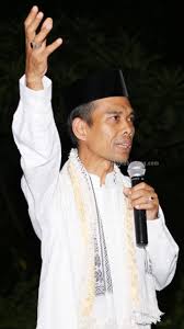 Kabar rencana pernikahan ustaz abdul somad ini dibenarkan kepala seksi bimbingan masyarakat islam kemenag jombang, ilham. Abdul Somad Ustadz Wallpaper Hd For Android Apk Download