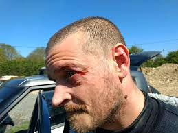 Saw a couple of old boys hanging around the footpath by the playing fields  this morning, turns out Ray and Des were doing some weird interval session  which seemed to consist of