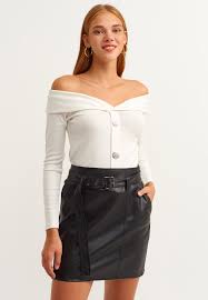 Krem Off Shoulder Dugmeli Bluz 20kox Vipoffbut Oxxo Bluz Bluz Modelleri Stil