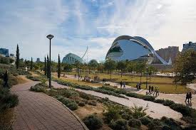 La Ciudad De Las Artes Y Las Ciencias In El Jardin Del Turia The Turia A 7km Garden Through The City Of Valencia Is An Valencia Spain Tourist Spain Vacation