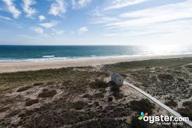 7 Adorable East Coast Beach Towns For A Summer Getaway Oyster Com East Coast Beach Vacation East Coast Beaches Beach Town
