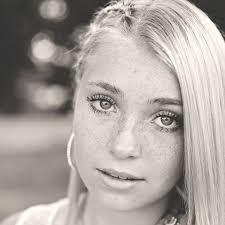 Anna Shurtz's Instagram, Twitter & Facebook