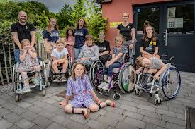 Lara switten (31) en haar vriend steffen zijn de trotse ouders van dochtertje philippa (2,5) en verwachten in maart babygirl no.2! To Walk Again Vzw Van Marc Herremans Op Vakantie In Beverlo Beringen Het Belang Van Limburg Mobile