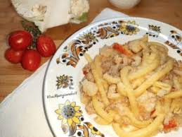Oltre al pecorino potete variare cospargendo la pasta con briciole di. Pasta Con Salsiccia E Cavolfiore Alla Siciliana Vivo Mangiando