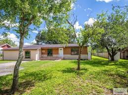 24 Rentfro Blvd Brownsville Tx 78521 Mls 29711050 Zillow Brownsville Texas Homes Real Estate