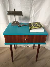 Fabriquer des tables de chevet ( cuir et merisier, un style vintage moderne. Table De Nuit Chevet Vintage Les Vieilles Choses