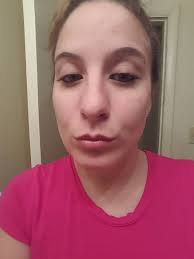 Removal and application of false eyelashes