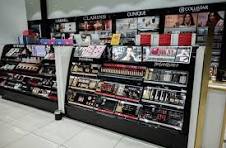 23,843 Cosmetics Counter Royalty-Free Images, Stock Photos ...