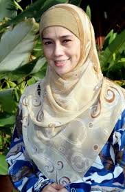 Sinar fm play listeners choice best retro music live from kuala lumpur, malaysia. Abby Fana Bukan Dibuang Tv3 Kerana Bertudung Hiburan Mstar