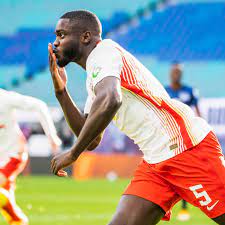 Bayern sports director hasan salihamidzic told german tabloid bild on friday that bayern were signing upamecano, but the club only officially confirmed that the deal had been completed on sunday. Breaking Bayern Munich Confirm The Signing Of Dayot Upamecano Update Why Upamecano Chose Bayern Bavarian Football Works