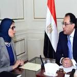 رئيس الوزراء يستعرض مع وزيرة