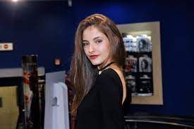View all sára sandeva pictures. Hvezda Ulice Sara Sandeva Ukazala Kouzelne Fotky Ze Sveho Detstvi Blesk Cz