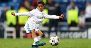 Breaking news, photos, and videos. Video Ronaldo S Son Jumps With Joy As His Father Scores Ronaldo Com