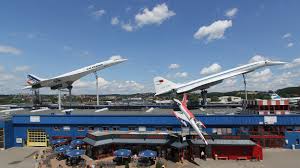 Die billigste ist per bus und kostet 28€. Concorde Technik Museum Sinsheim