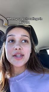 Jessica Kindley's Instagram, Twitter & Facebook