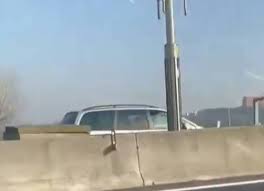 Attimi di paura e stupore tra gli automobilisti, alcuni dei quali hanno ripreso la scena, già diffusa sui social. A 90 Anni Contromano Sulla Roma Fiumicino Laprovinciadicivitavecchia It