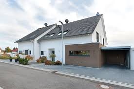 Einfamilienhaus Doppelhaushalfte Satteldach Holzerker Carport Haus Haus Ideen Doppelhaushalfte