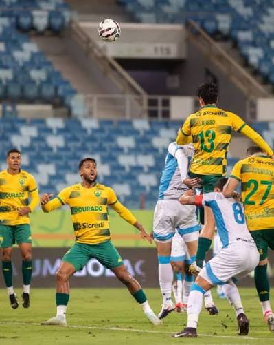 Cuiab&aacute; reage ap&oacute;s o intervalo e busca o empate diante do Londrina pela S&eacute;rie B