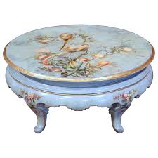 The round top provides a perfect place to enjoy long conversations with a hot cup of coffee. Early 20th Century French Hand Painted Round Coffee Table With Peacocks At 1stdibs