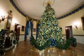 Green and white christmas decoration makes a contemplative holiday beautiful, and it's easy to decorate your home for christmas. Hgtv S White House Christmas 2020 Release Date Time Watch Online