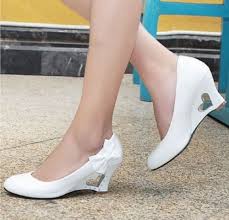 Auch wenn die männerwelt noch nachholbedarf hat: Brautschuhe Pumps Weiss Ivory Keil Hochzeit High Heels Schuhe Braut Damenschuhe Brautschuhe Schuhe Damen Hochzeit Schuhe Keilabsatz