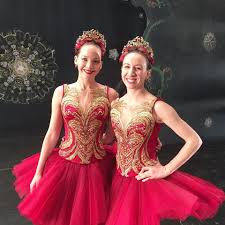 Red sparrow is directed by francis lawrence and stars jennifer lawrence. Jennifer As Dominika With Her Ballerina Stand In Isabella Boylston Jennifer Lawrence Style Jennifer Lawrence Red Sparrow Jennifer Lawrence Pics