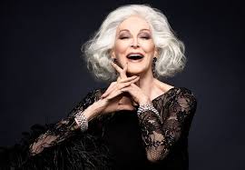 Bombshell model carmen dell'orefice began her career in 1946 publicity photo. Altestes Supermodel Der Welt Erscheint In Japanischem Werbeclip